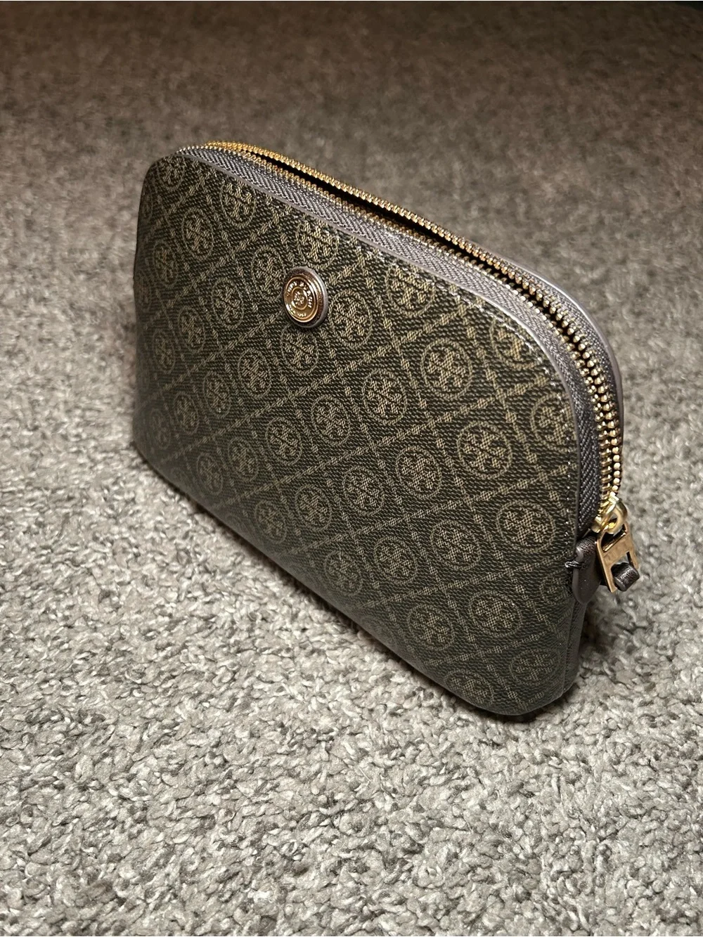 NWOT! Tory Burch T Monogram Brown Cosmetic Case with Gold Emblem